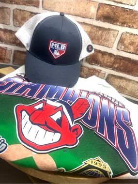Vintage 1995 Cleveland Indians American League Champions T-shirt 2XL and MLB hat